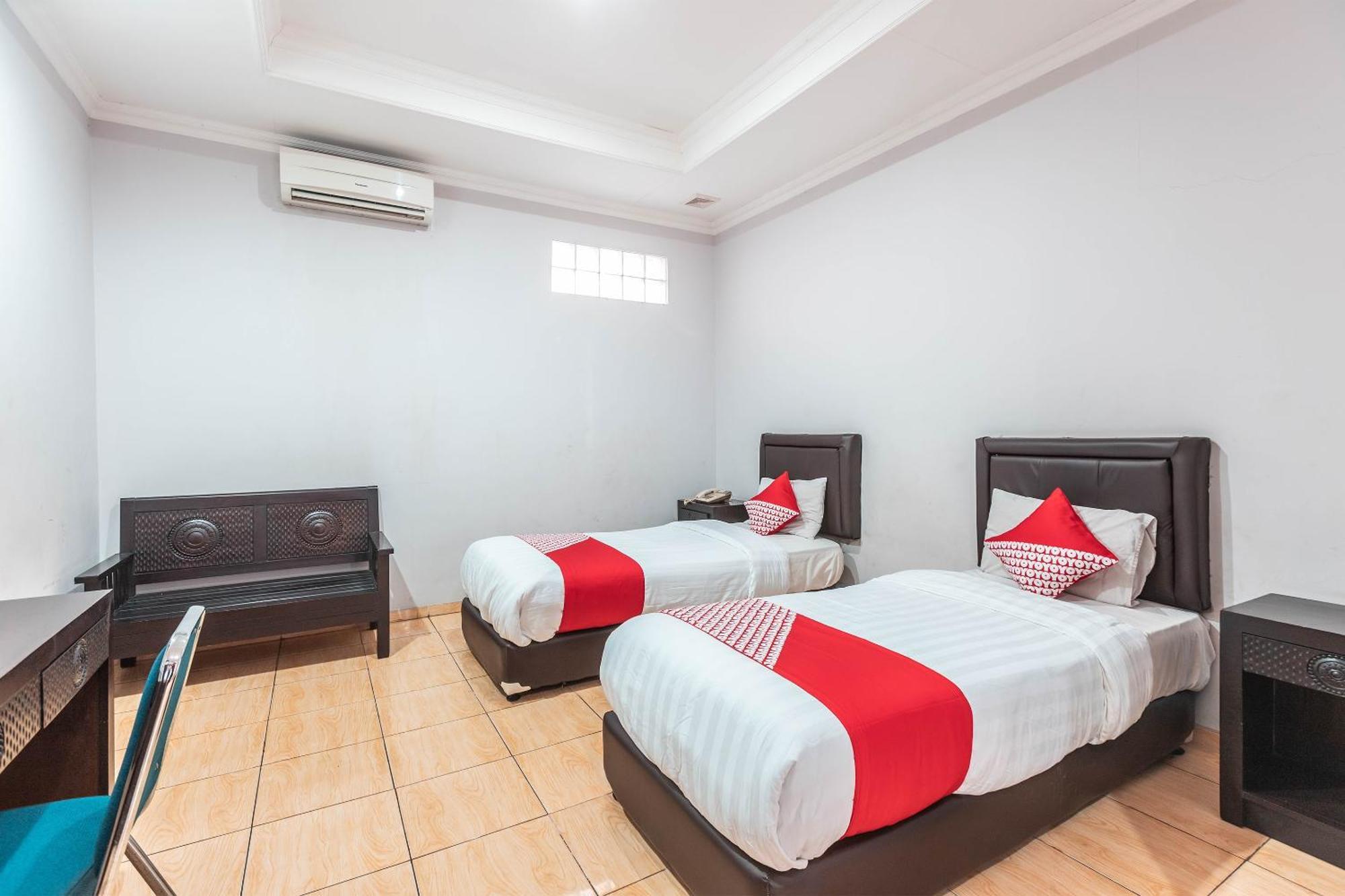 Super Oyo 686 Bunga Karang Hotel Бекаси Екстериор снимка
