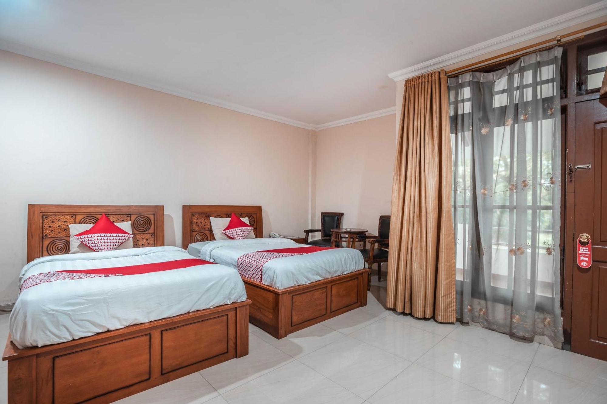 Super Oyo 686 Bunga Karang Hotel Бекаси Екстериор снимка