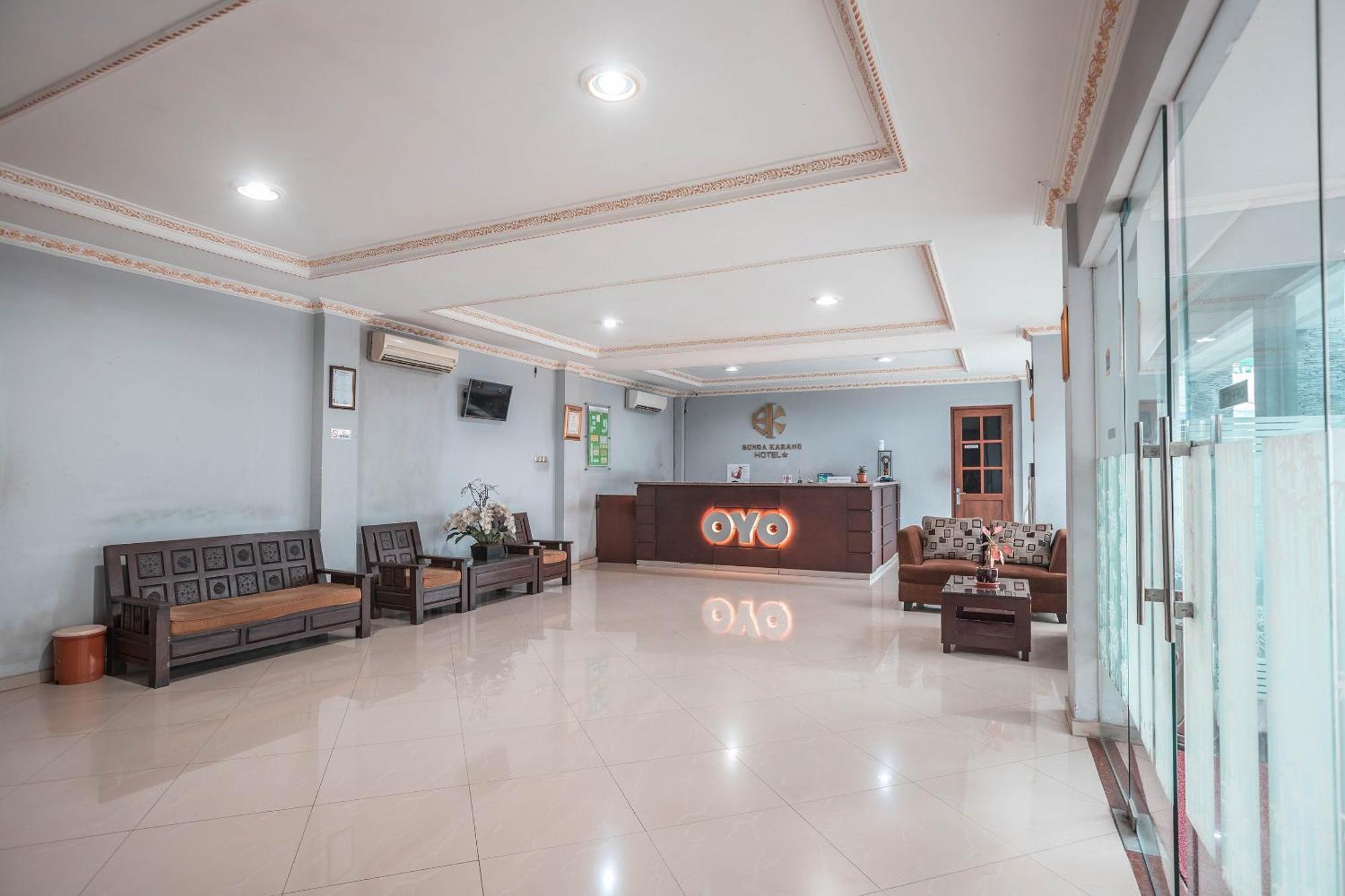 Super Oyo 686 Bunga Karang Hotel Бекаси Екстериор снимка