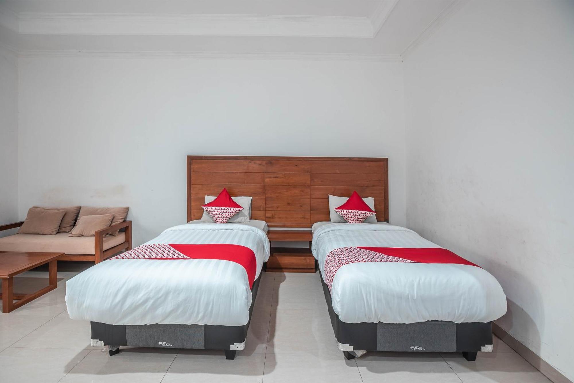 Super Oyo 686 Bunga Karang Hotel Бекаси Екстериор снимка