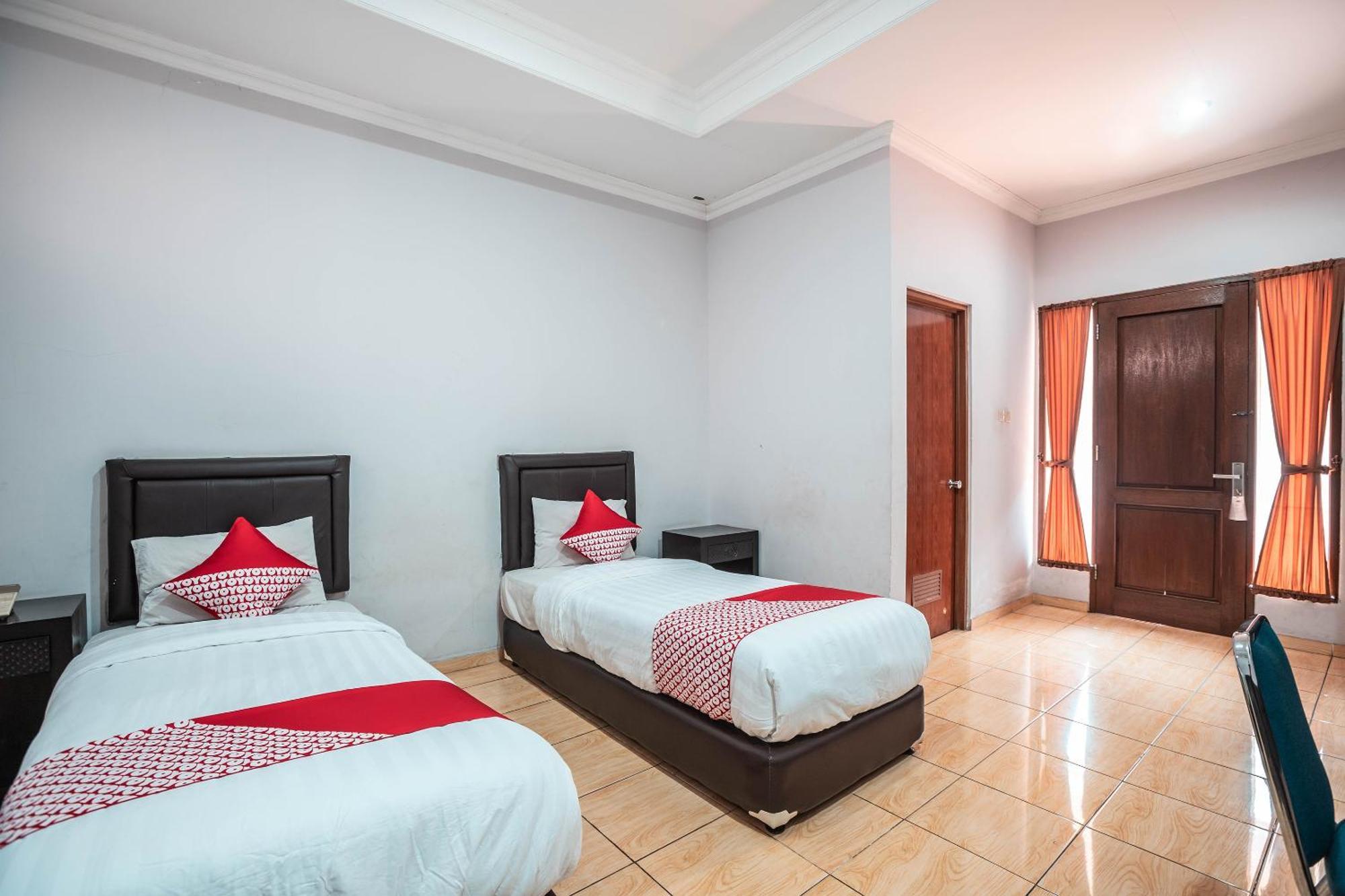 Super Oyo 686 Bunga Karang Hotel Бекаси Екстериор снимка